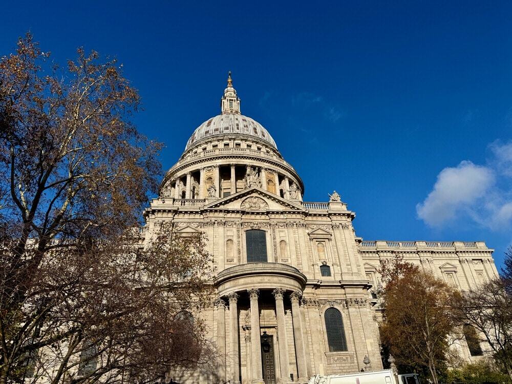 Southern exterior of St. Paul cathedral and dome in the City of London