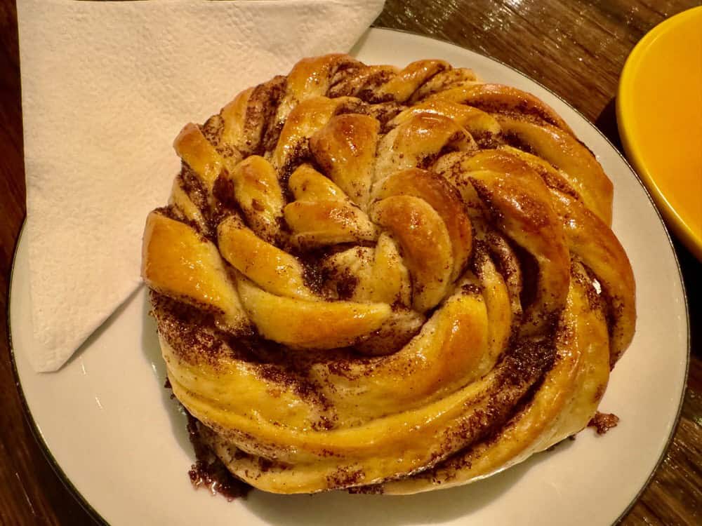 Cinnamon roll made with twisted dough in the Scandinavian style